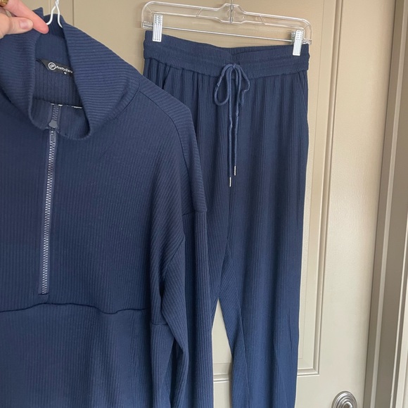 NEW Navy Blue Joggers and Sweatshirt Set - Picture 2 of 5